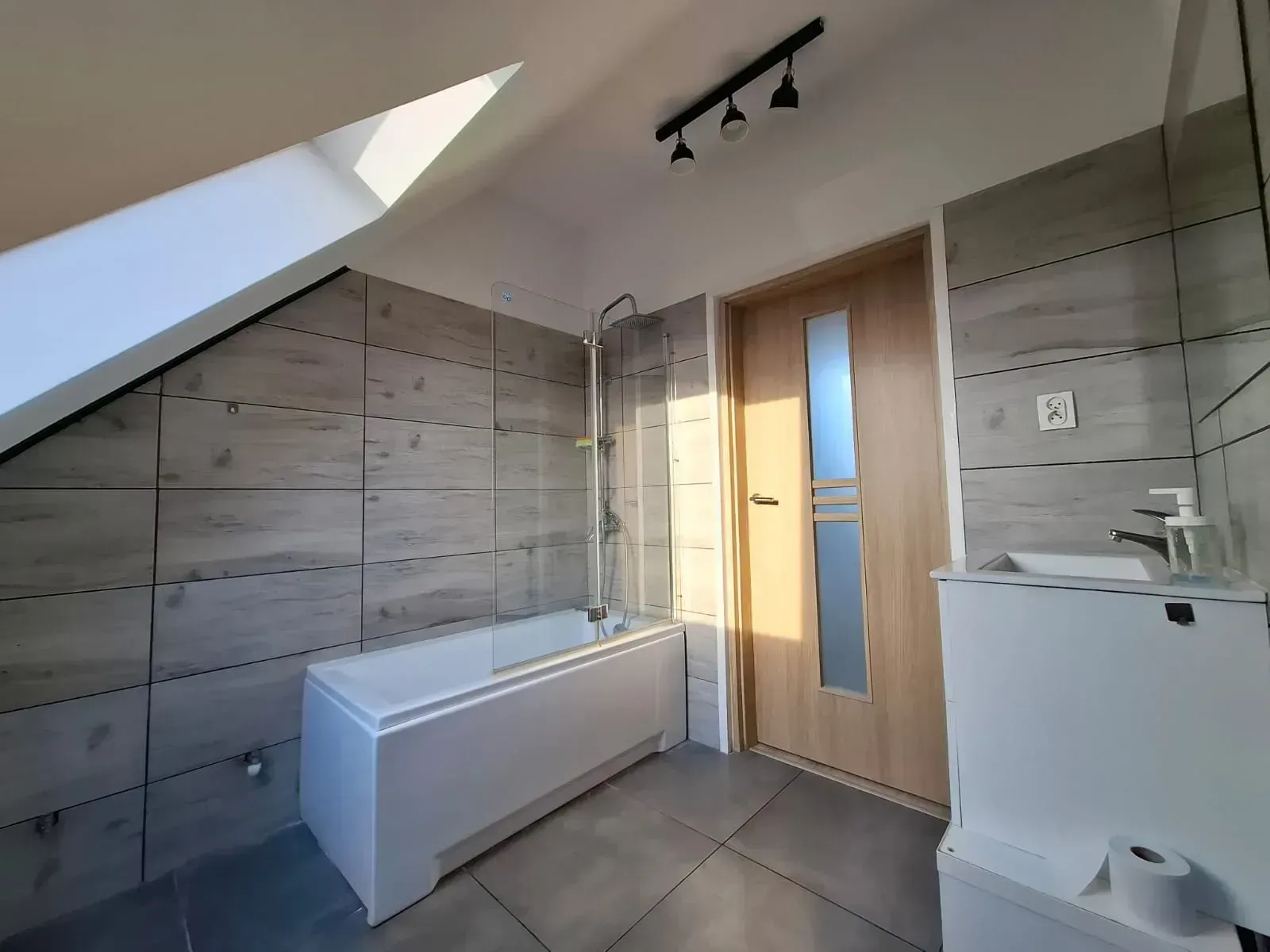 PHOTO-2026-03-14-20-12-22 3.jpg